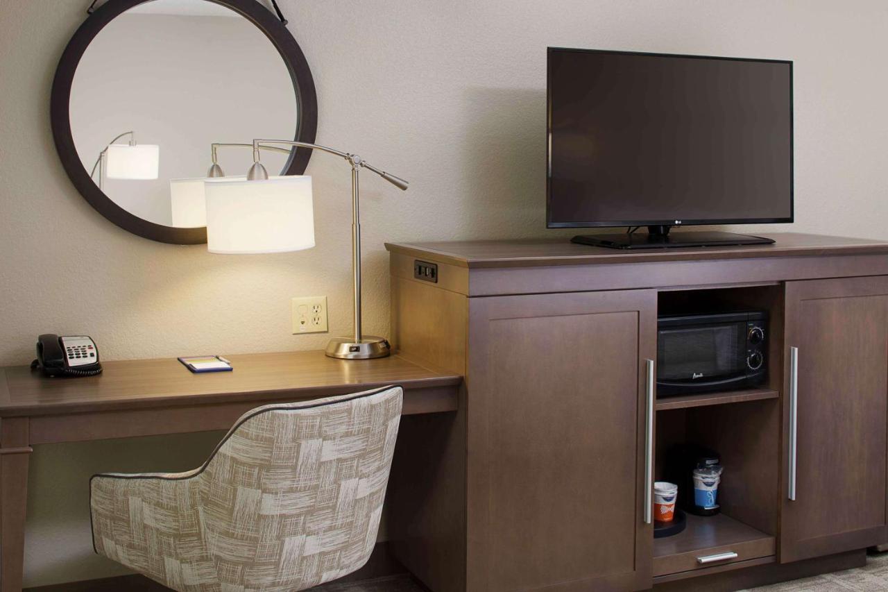 Hampton Inn By Hilton Garden City Long Island Kültér fotó