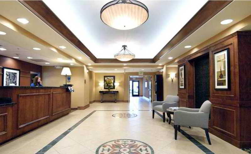 Hampton Inn By Hilton Garden City Long Island Beltér fotó