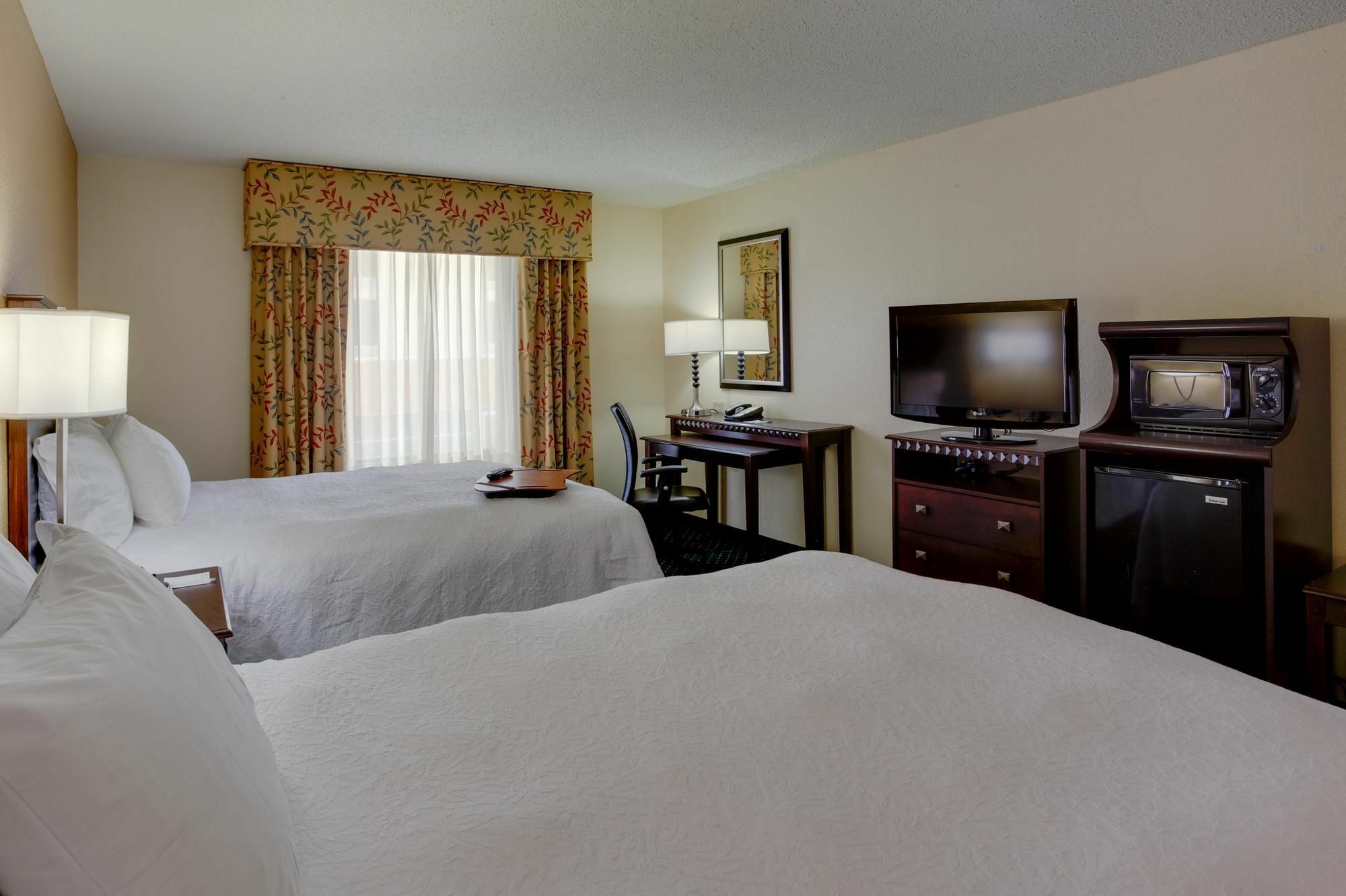 Hampton Inn By Hilton Garden City Long Island Kültér fotó